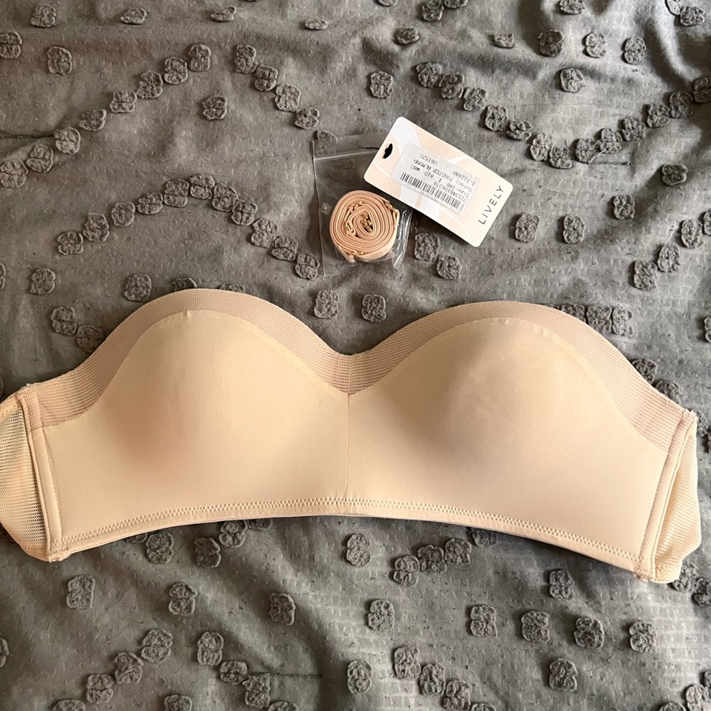 NWOT Lively Strapless Bra